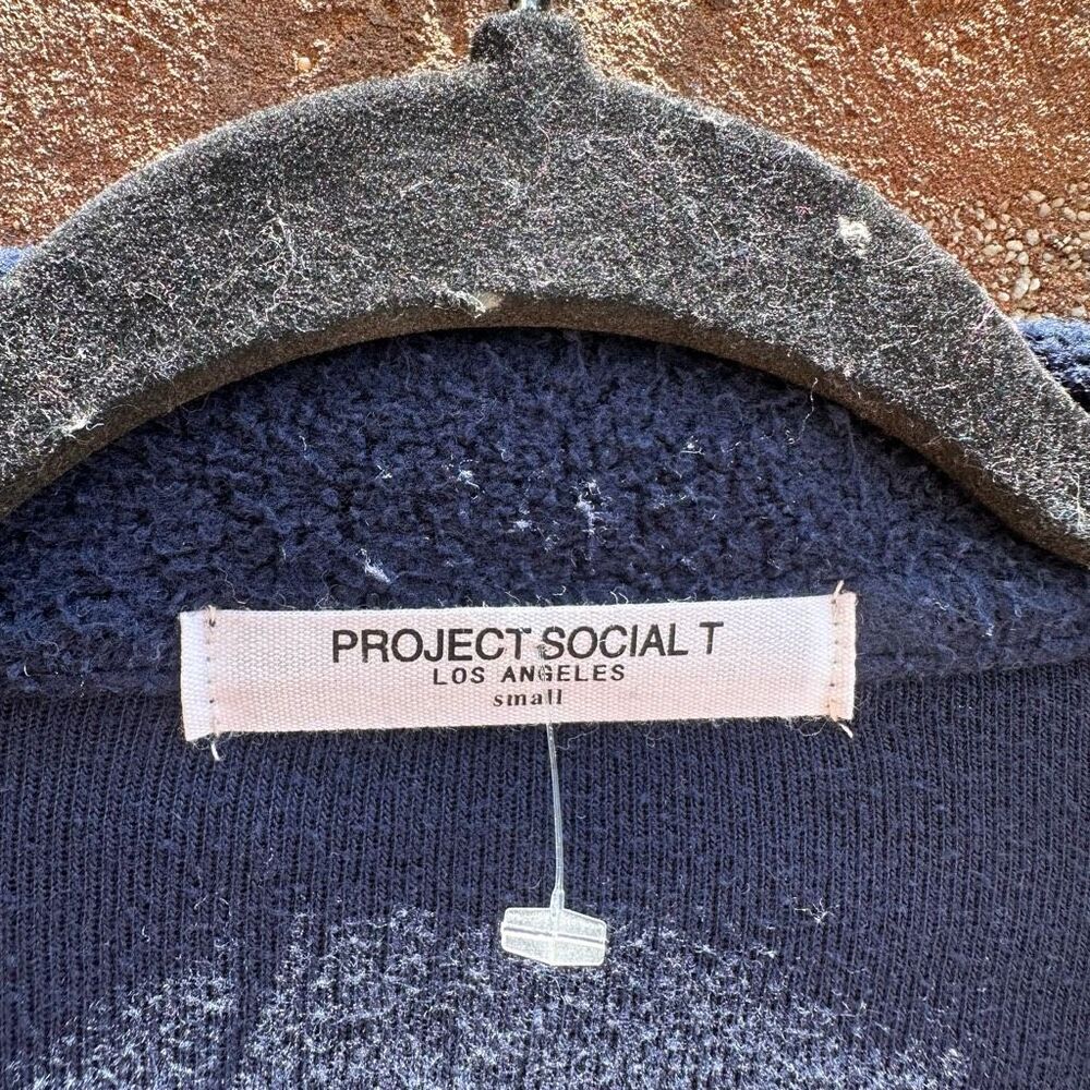 Project Social T Let’s Do This Reverse Fleece Crop Blue Small NEW - Picture 6 of 7